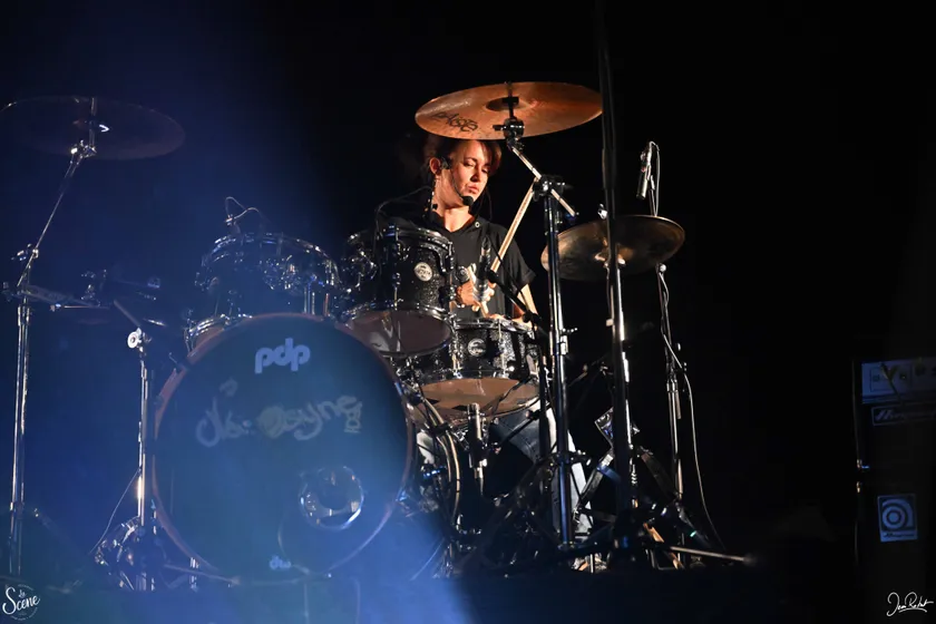 Nevrosyne en concert au 6MIC à Aix-en-Provence le 16 juin 2023 - batteuse en live