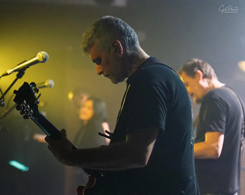 Nevrosyne en live au Gardanne Rock Fest le 04 avril 2025 - guitariste focus