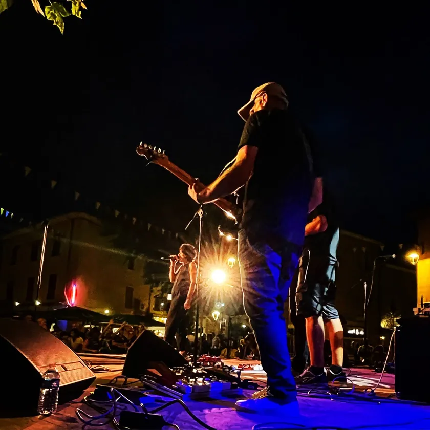 Nevrosyne en concert sur le cours Esquiros à Trets le 21 juin 2024